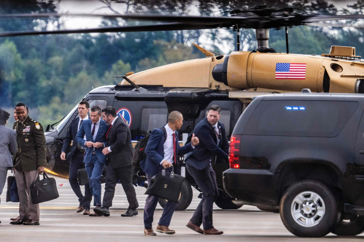 Amerykańskie media donoszą o relokacji prokurator generalnej USA, Pam Bondi, do bazy wojskowej w związku z rosnącymi obawami o jej bezpieczeństwo. Groźby pod jej adresem miały pochodzić od karteli narkotykowych oraz osób niezadowolonych z jej działań w sprawie Jeffreya Epsteina.