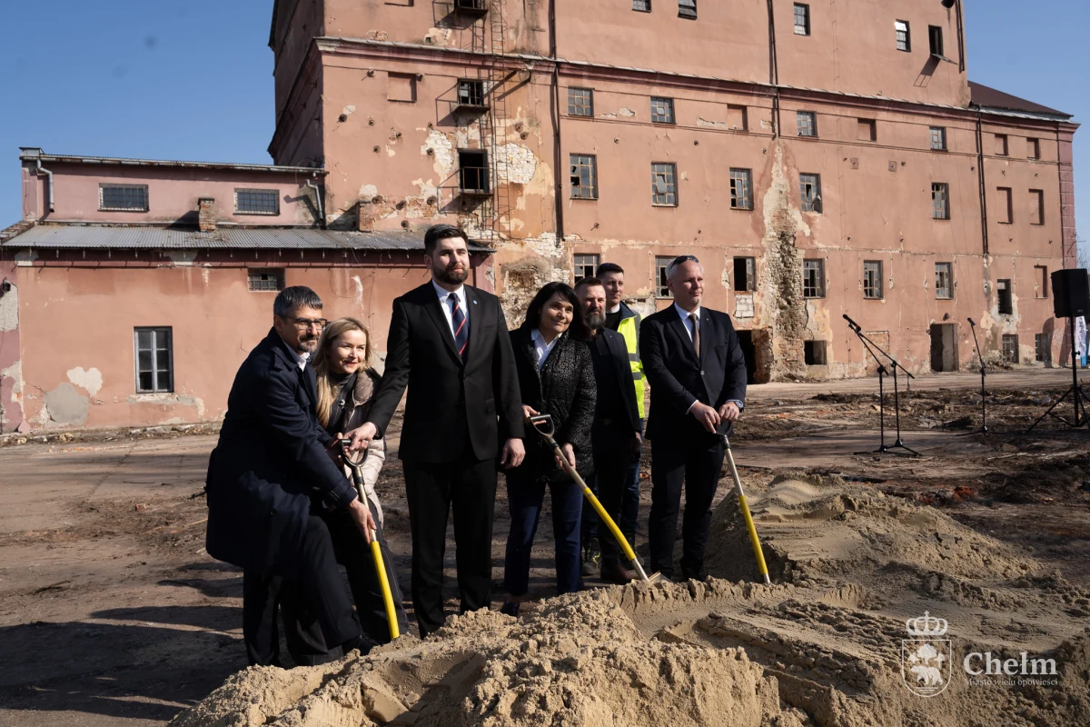 ​To jedna z najważniejszych inwestycji kulturalnych w historii Chełma - mówią włodarze miasta o rozpoczętej we wtorek przebudowie starego młyna. W nowym budynku swoje miejsce znajdzie m.in. Teatr Ziemi Chełmskiej. Będę tam również profesjonalne pracownie muzyczne i plastyczne.
