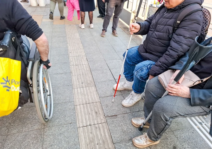 Świadczenie wspierające do zmiany? Ważna petycja trafiła do Senatu