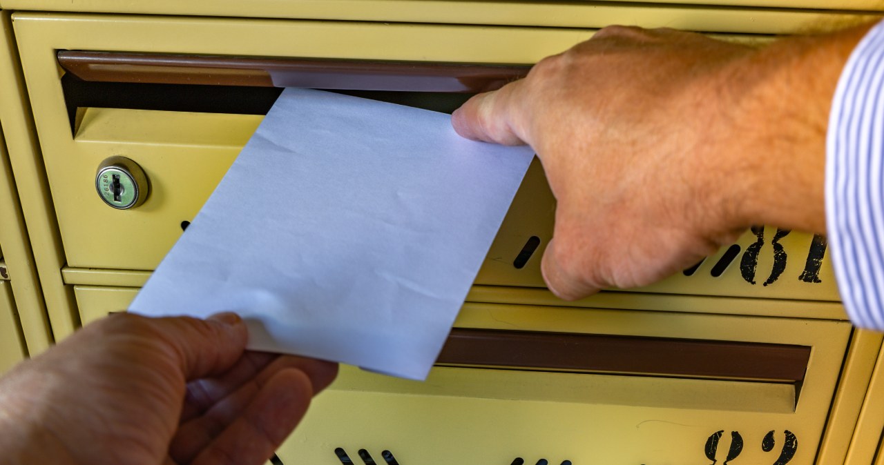 Dostaje 40 mandatów dziennie. Wszystko przez jeden e-mail