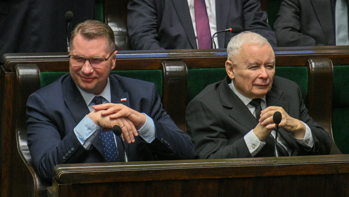 Wolność, suwerenność i niezależność nie mają ceny, a próba ich sprzedania za kredyt jest działaniem antypolskim - ocenił lider PiS Jarosław Kaczyński decyzję prezydenta Karola Nawrockiego o zawetowaniu ustawy wdrażającej unijny program SAFE.