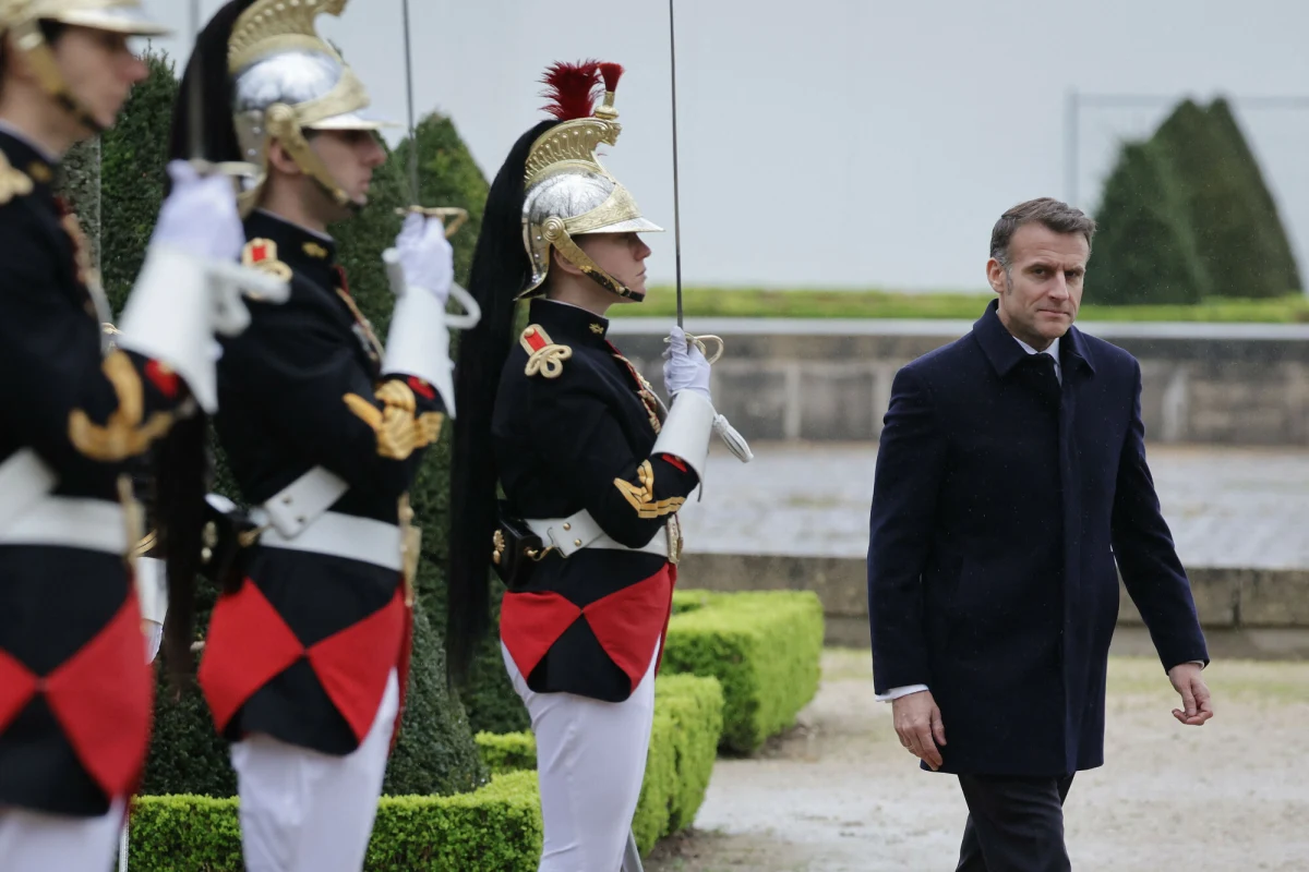 Francuski żołnierz zginął, a kilku innych zostało rannych w ataku dronów w pobliżu Irbilu w irackim Kurdystanie – poinformował prezydent Francji Emmanuel Macron. Wcześniej francuska armia podawała, że rannych zostało sześciu żołnierzy.