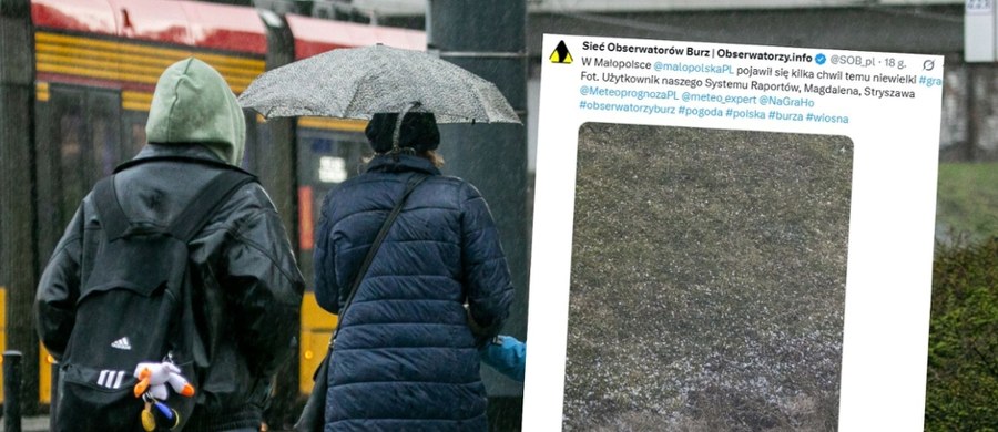 W czwartek nad południową Polską przeszły pierwsze, wiosenne burze. Jak podkreślają meteorolodzy, sezon rozpoczął się wcześniej niż zwykle. Jaka pogoda czeka nas w najbliższych dniach? Kolejne wyładowania atmosferyczne prognozowane są już na najbliższy weekend.