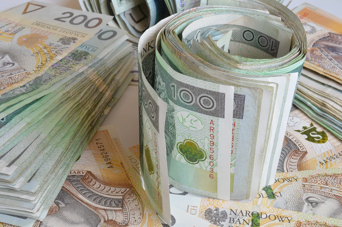 Nowe dane o inflacji w Polsce. Według GUS ceny towarów i usług konsumpcyjnych w lutym wzrosły rok do roku o 2,1 proc., a w porównaniu z ub. miesiącem wzrosły o 0,3 proc. 