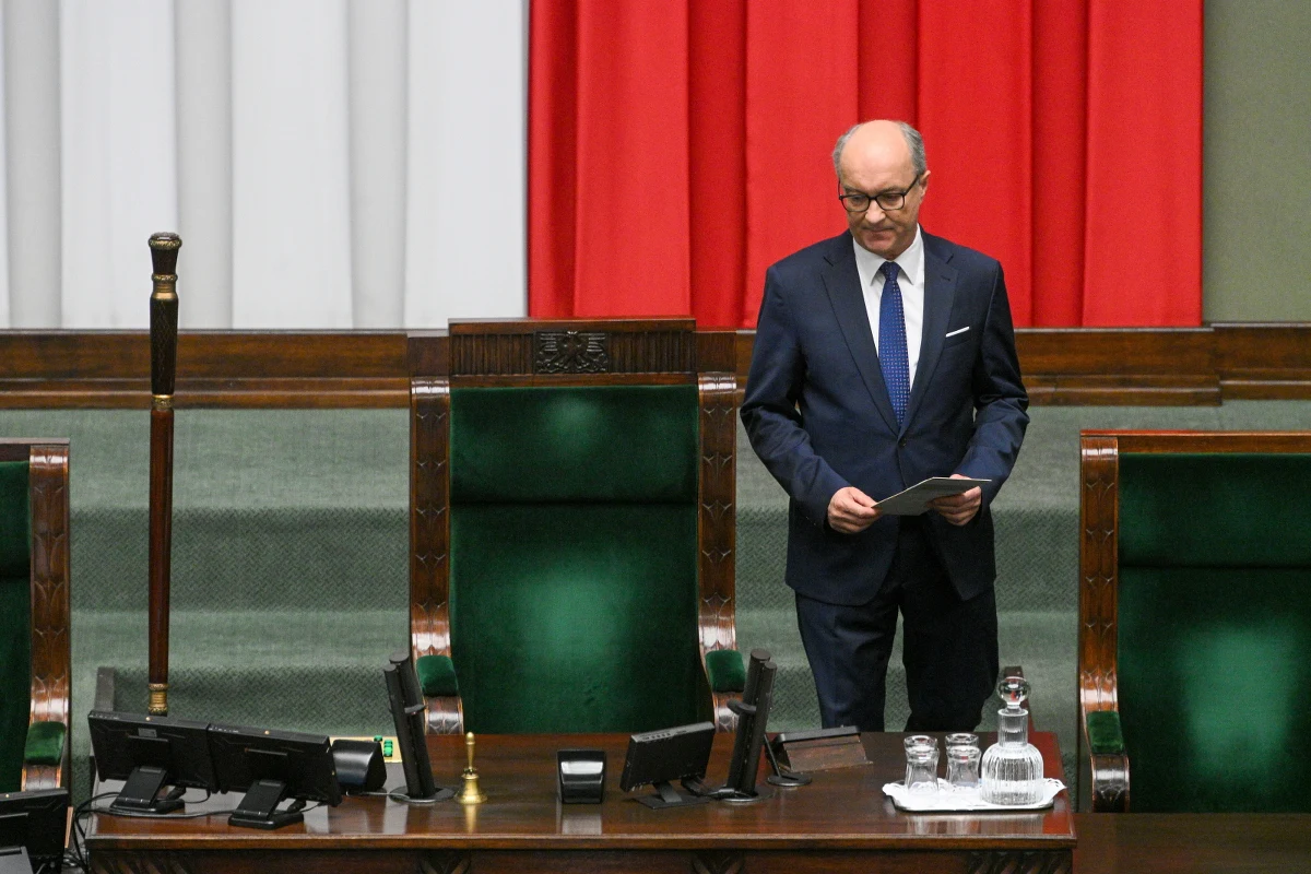 Prezydenckie weto wobec ustawy wdrażającej unijny program SAFE wywołało prawdziwą polityczną burzę. Marszałek Sejmu Włodzimierz Czarzasty stwierdził, że swoją decyzją prezydent zakomunikował brak zaufania do polskich wojskowych. „Tę decyzję będzie trzeba odkręcić” – podkreślił.