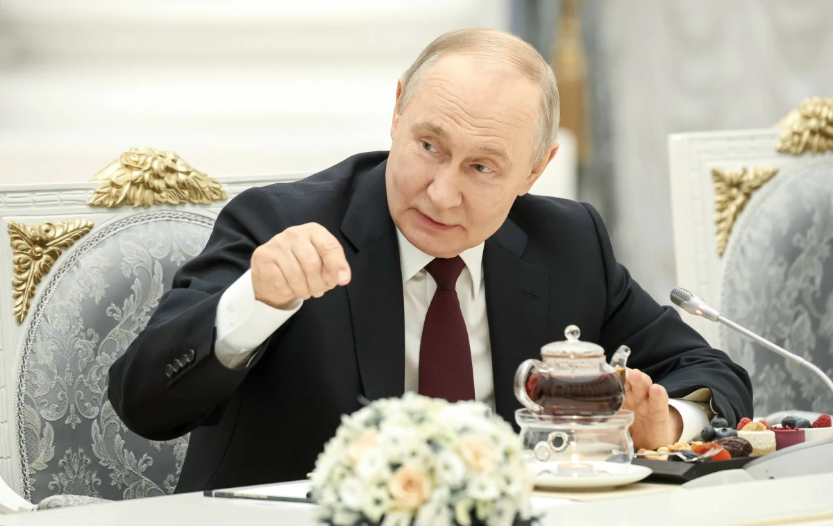 ​Prezydent USA Donald Trump odrzucił propozycję rosyjskiego przywódcy Władimira Putina, by wzbogacony uran z Iranu został przekazany do Rosji - informuje serwis Axios, powołując się na źródła. Oferta miała paść podczas poniedziałkowej rozmowy telefonicznej obu liderów.