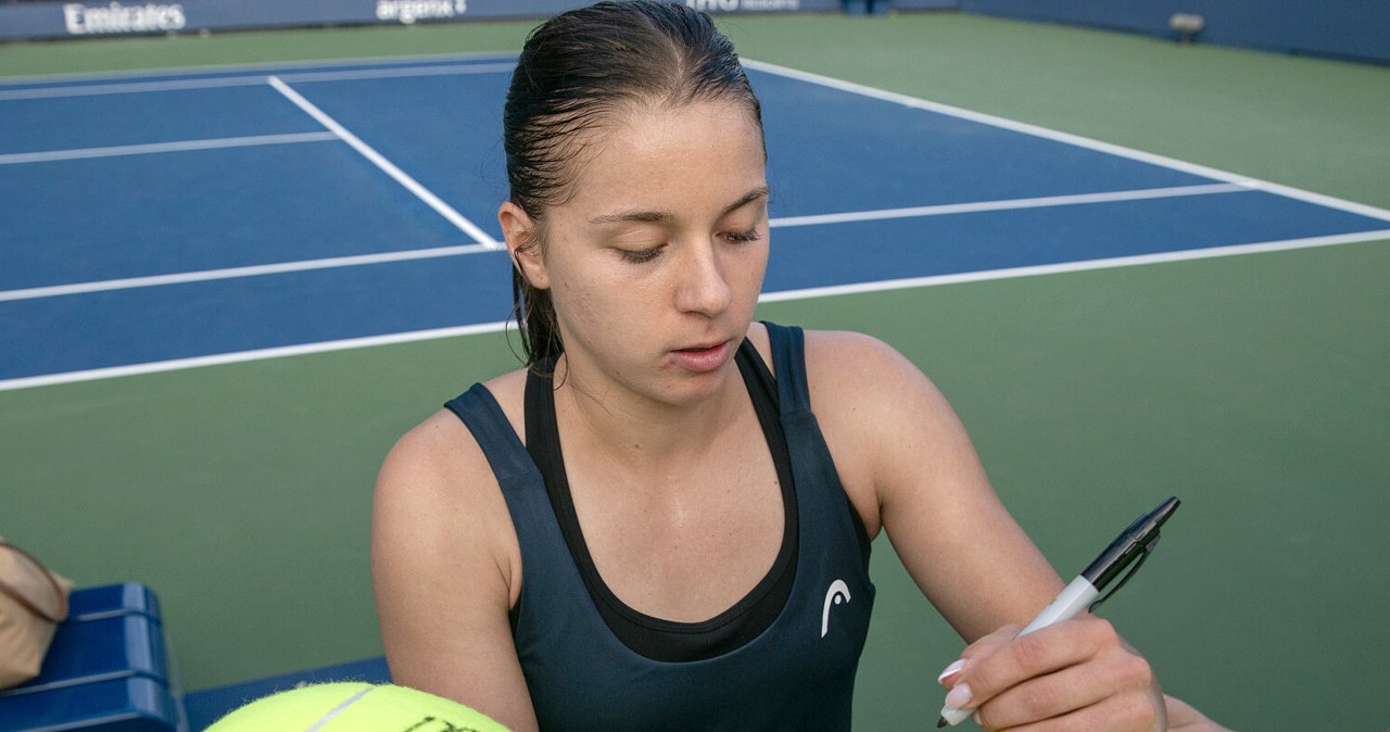 Trzeci polski finał WTA w sezonie. Trzy setbole, później 4:1 w drugim secie