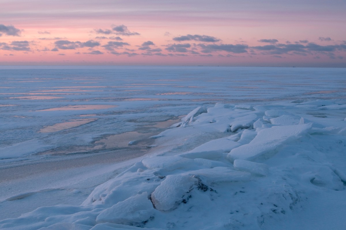 Akcja ratunkowa na Bałtyku. Wędrowali przez zamarzniętą zatokę