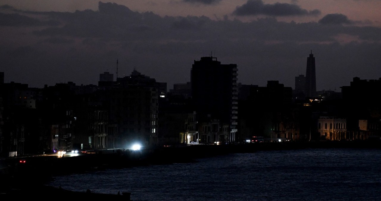 Kuba. Antyrządowe protesty, atak na biuro partii. Powodem brak ropy i jedzenia Kuba. Antyrządowe protesty, atak na biuro partii. Powodem brak ropy i jedzenia