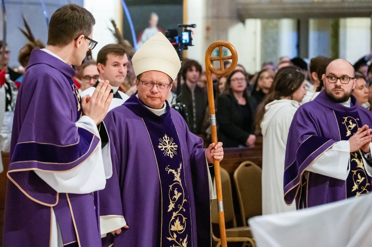 II Synod Duszpasterski Archidiecezji Krakowskiej uroczyście rozpoczęty. Podczas nabożeństwa w Sanktuarium Jana Pawła II w Krakowie kardynał Grzegorz Ryś podpisał dekret inaugurujący.