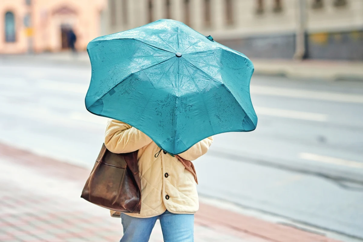 Instytut Meteorologii i Gospodarki Wodnej zapowiada pochmurne i deszczowe dni w większości kraju. Przelotnie popada już najbliższej nocy.