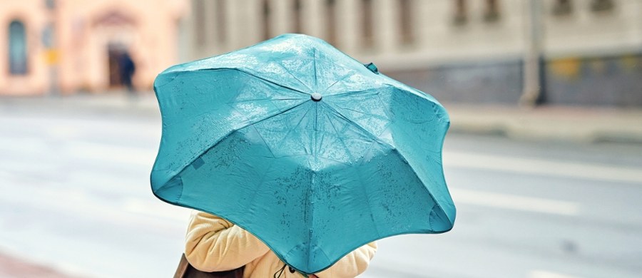 Instytut Meteorologii i Gospodarki Wodnej zapowiada pochmurne i deszczowe dni w większości kraju. Przelotnie popada już najbliższej nocy.