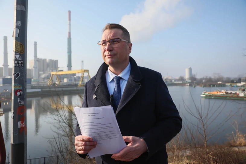 "Zdemontuję to świństwo". Czarnek z kolejną deklaracją ws. fotowoltaiki