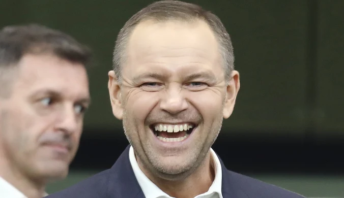 Nawrocki "wygwizdany przez tysiące kibiców". Awantura po wizycie na meczu