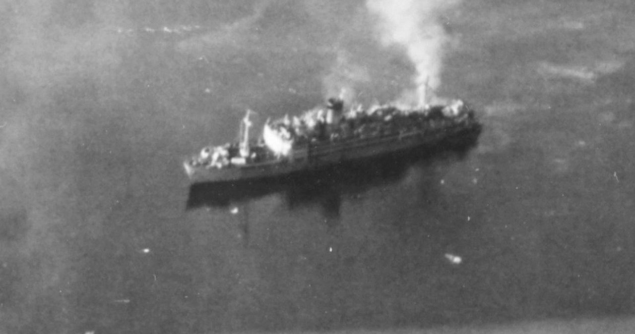 Zatopieni razem z statkiem. USA rozpoczynają poszukiwania 250 jeńców