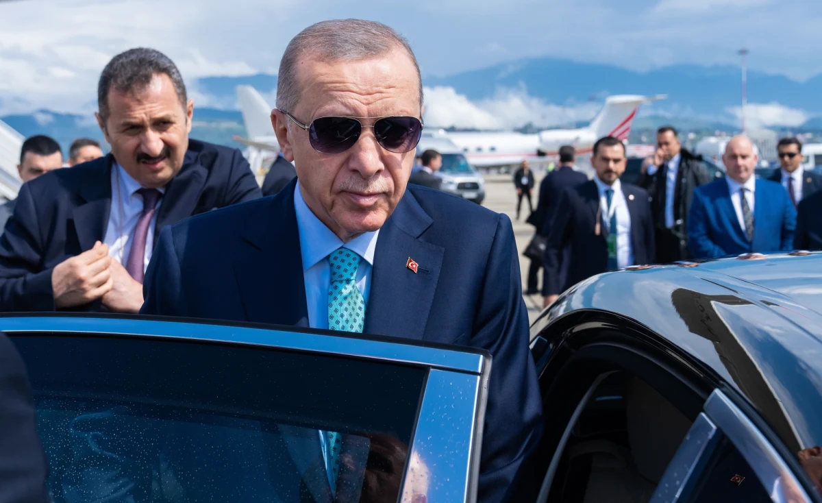 "Nie uznajemy tego stanu rzeczy, który jest sprzeczny z prawem międzynarodowym" - pisze w oświadczeniu tureckie ministerstwo spraw zagranicznych, po raz kolejny potępiając aneksję Krymu przez Rosję. W poniedziałek mija 12. rocznica przeprowadzenia nielegalnego referendum, w wyniku którego Moskwa zawłaszczyła należący do Ukrainy Półwysep Krymski.