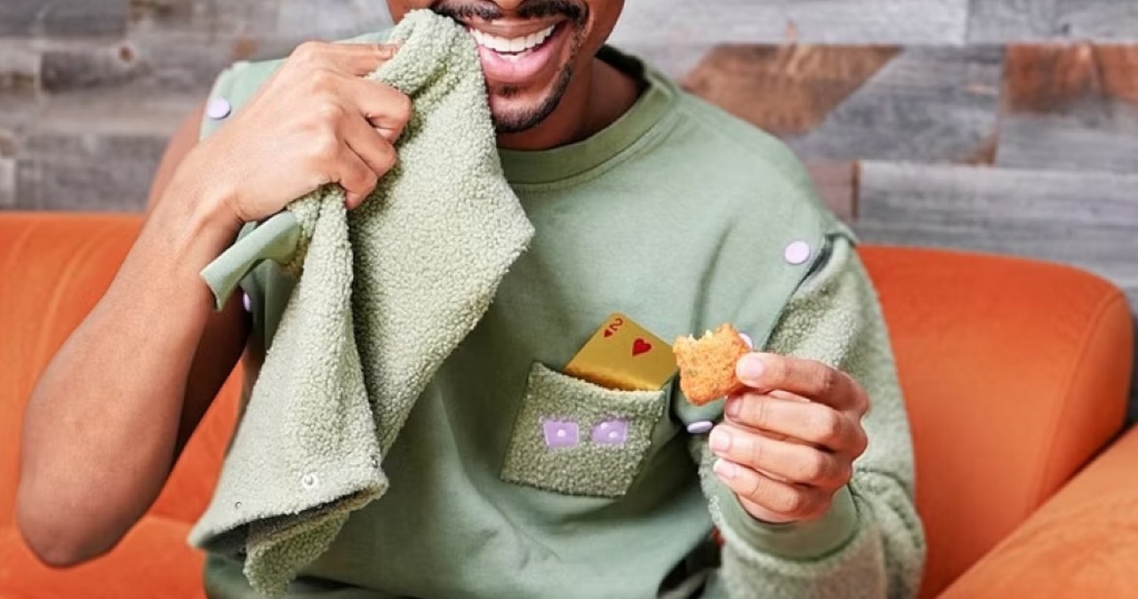 Bluza z serwetkami w rękawach - najważniejszy gadżet dla graczy 2026 roku?