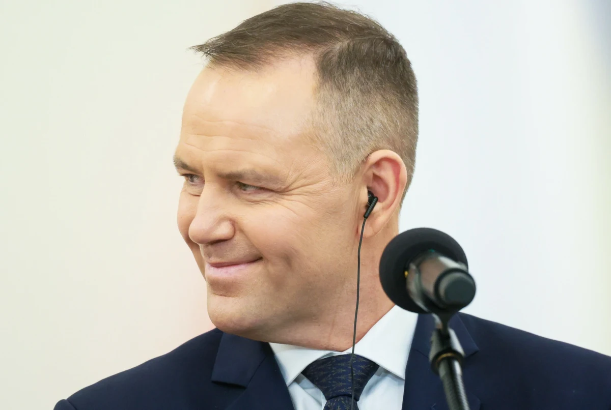 56,9 proc. badanych krytycznie przyjęło weto prezydenta ws. unijnego programu SAFE - wynika z sondażu IBRIS dla Polsat News. Decyzję Karola Nawrockiego poparło 33,8 proc. ankietowanych. W sondażu zapytano także o ocenę samego programu SAFE, jak i prezydenckiego projektu "polskie SAFE 0 proc."