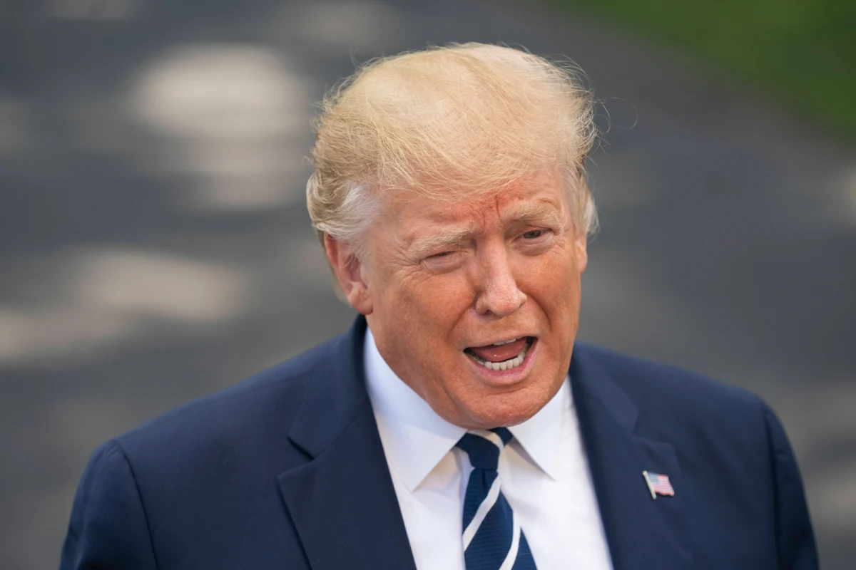 Prezydent Stanów Zjednoczonych Donald Trump poinformował, że "liczne kraje" zadeklarowały gotowość do pomocy USA w otwarciu cieśniny Ormuz - strategicznego szlaku żeglugowego na Bliskim Wschodzie. Wśród potencjalnych sojuszników wymienił Francję i Wielką Brytanię, jednak nie szczędził słów krytyki wobec państw, które - jego zdaniem - nie wykazują wystarczającego entuzjazmu dla tej inicjatywy.