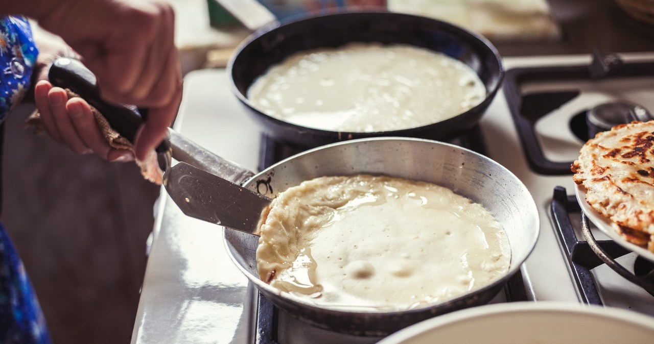Zanim usmażysz naleśnika wykonaj trik z wodą. Będą idealne