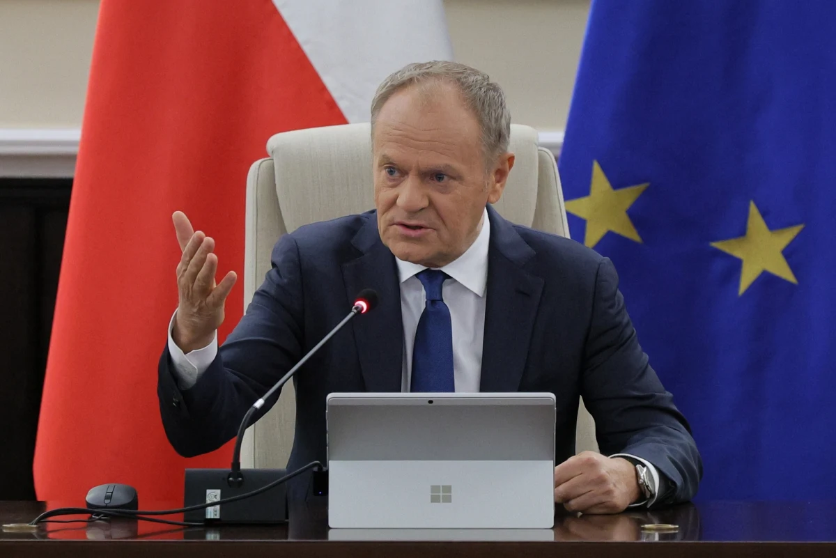 Tuż przed posiedzeniem rządu, które rozpoczęło się w samo południe, Donald Tusk wypowiedział się dość oryginalnie na temat ETS, czyli Europejskiego Systemu Handlu Emisjami. Premier poinformował też, że "Polska nie wyśle swoich wojsk do Iranu". "Ten konflikt nie dotyczy bezpośrednio naszego bezpieczeństwa. Polska ma inne zadania w ramach NATO (...). Nasi sojusznicy, w tym Amerykanie, bardzo dobrze to rozumieją" - powiedział szef rządu.