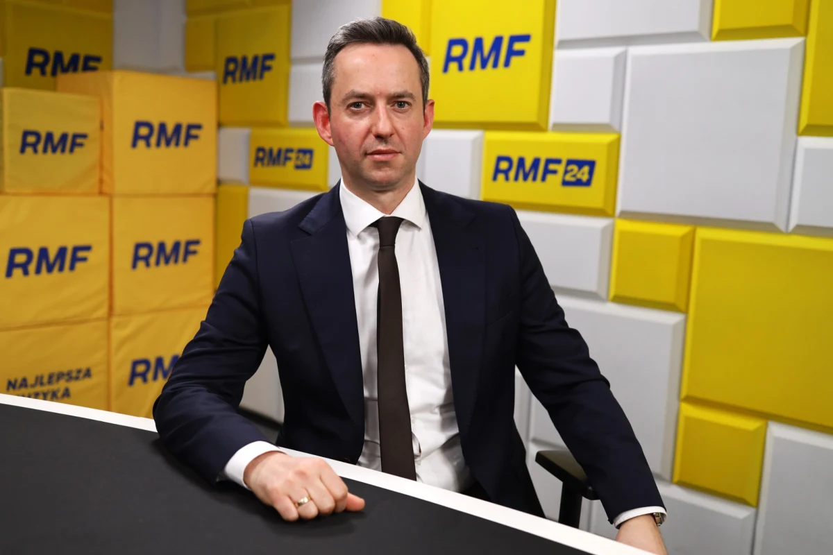 W Porannej rozmowie w RMF FM zapytamy byłego wiceszefa MON, Marcina Ociepę, czy w wymiarze politycznym PiS nie straciło na krytyce unijnego programu. 56,9 proc. badanych negatywnie ocenia decyzję Karola Nawrockiego o zawetowaniu ustawy SAFE - wynika z sondażu IBRiS na zlecenie Polsat News. Dlaczego PiS próbował zablokować program wbrew woli społeczeństwa? Co dalej może zrobić Prawo i Sprawiedliwość? Jak bez pożyczek można dozbroić armię?