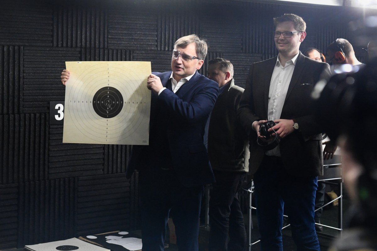 Zbigniew Ziobro może stracić pozwolenie na broń? Nieoficjalne ustalenia