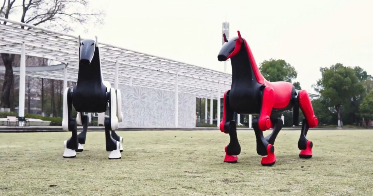 Chiny pokazują robo-konia. Działa w ekstremalnych warunkach