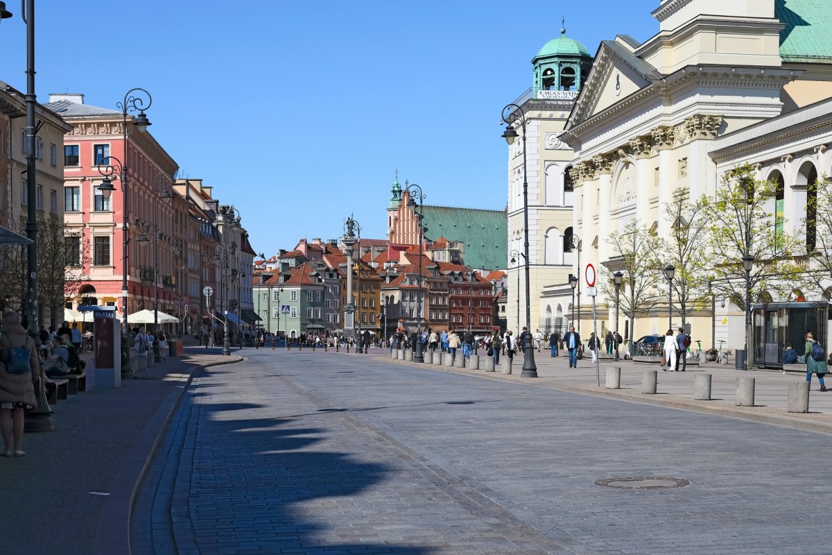 Nowe bariery antyterrorystyczne już niedługo na warszawskim deptaku