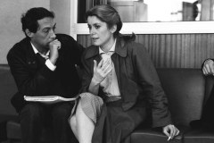 Catherine Denevue. W centrum kadru