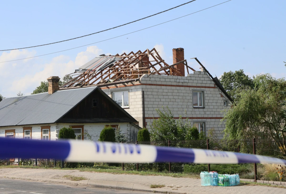 Prokuratura zmienia sposób prowadzenia śledztwa w sprawie naruszenia we wrześniu zeszłego roku polskiej przestrzeni powietrznej przez rosyjskie drony. Jak dowiedział się reporter RMF FM, wszystko po to, by udało się w końcu wydać kluczową dla postępowania opinię. Śledczy zaplanowali jej wydanie na połowę kwietnia.