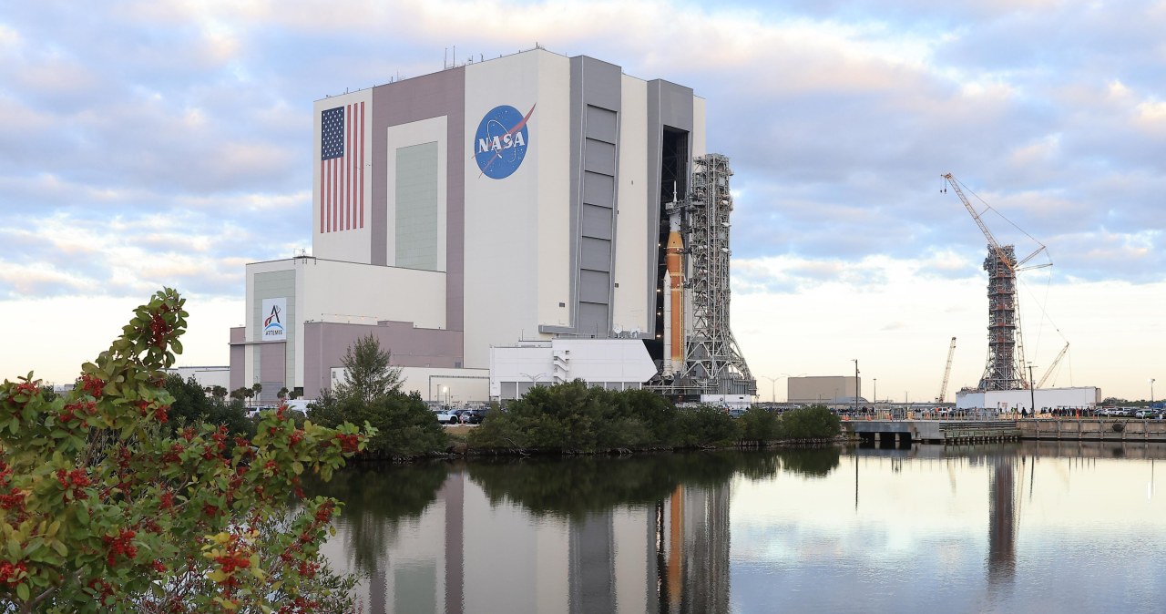 Wielka rakieta NASA wraca na testy. Zabierze astronautów w okolice Księżyca