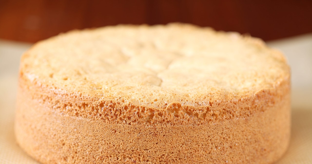 Teściowa ma sposób ma puszysty i równy biszkopt. Stosuje metodę 50 cm