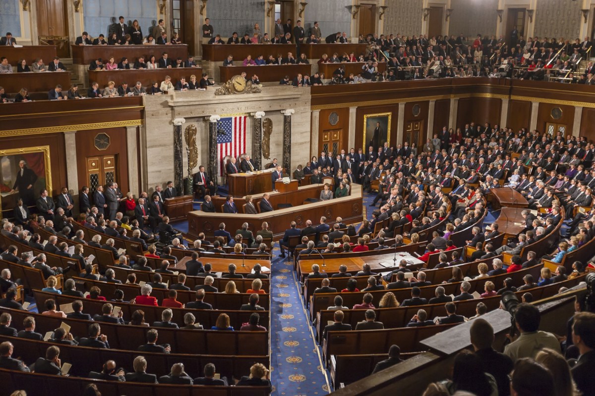 Ostre słowa w USA. "Prosimy partnerów z NATO, żeby się podpalili i skoczyli z klifu"