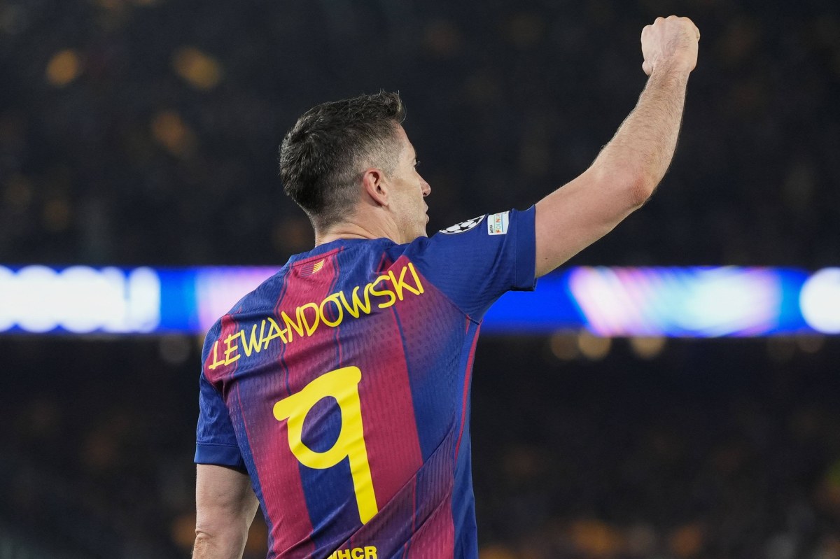 Barcelona rozbiła Newcastle w Lidze Mistrzów. Lewandowski z dubletem
