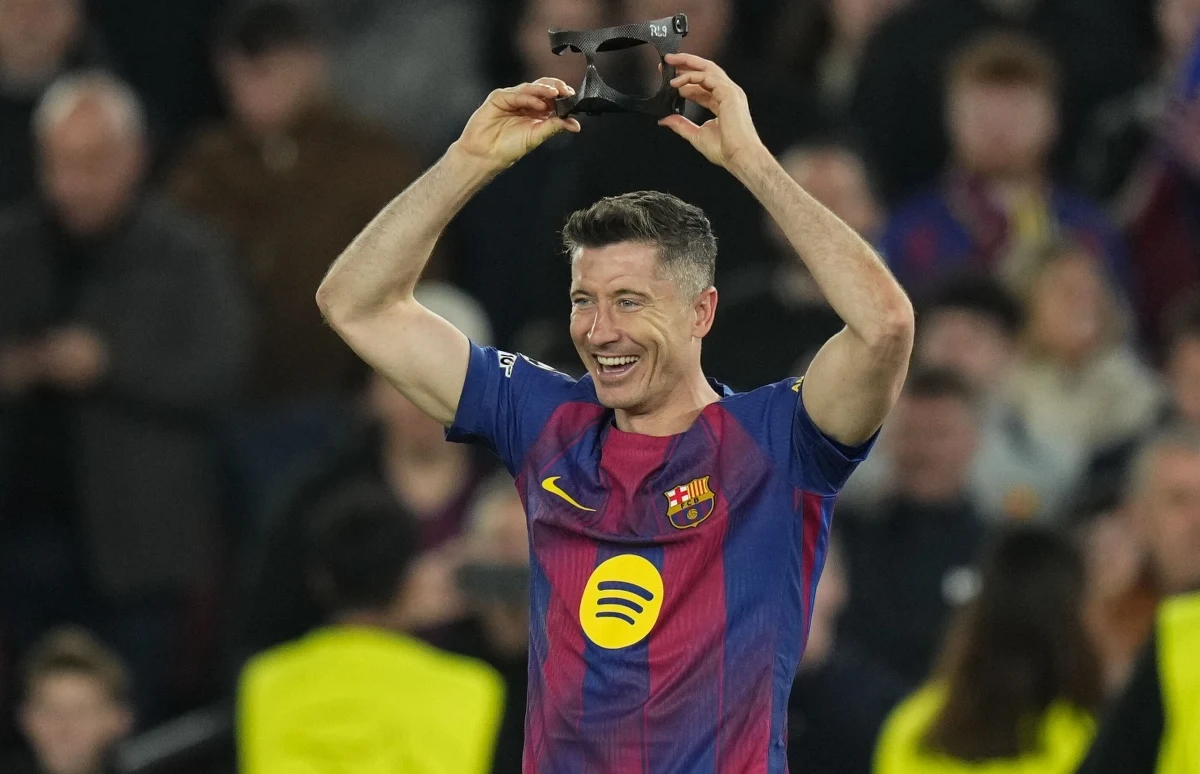 Spektakularne zwycięstwo - tak o wygranej Barcelony 7:2 z Newcastle w Lidze Mistrzów piszą hiszpańskie media. Doceniony za dobry występ i dwa gole został Robert Lewandowski. Nieoczekiwanie między słupkami musiał stanąć Wojciech Szczęsny.