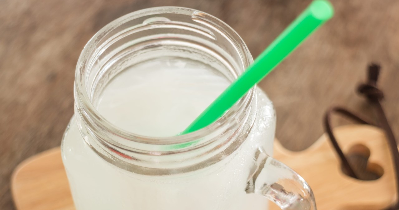 Żadna melisa. Odkąd piję tę wodę przed snem, to zasypiam jak dziecko