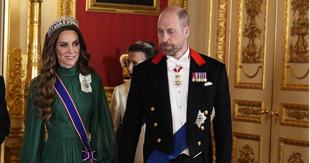 Dawno tak doskonale nie wyglądała. Weszła, a zebrani wstrzymali oddech