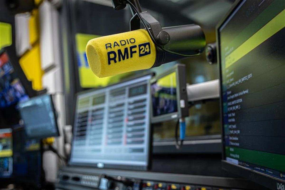 Zaczynali w czasie lockdownu, dziś mają własną publicystykę i wiernych słuchaczy. Radio RMF24 świętuje 5. urodziny i wychodzi poza studio – w poniedziałek 23 marca ze specjalnym programem na żywo z Uniwersytetu SWPS w Warszawie. Tego dnia na antenie pojawią się także wszyscy prowadzący i współpracownicy, którzy codziennie tworzą wyjątkowy program Radia RMF24.