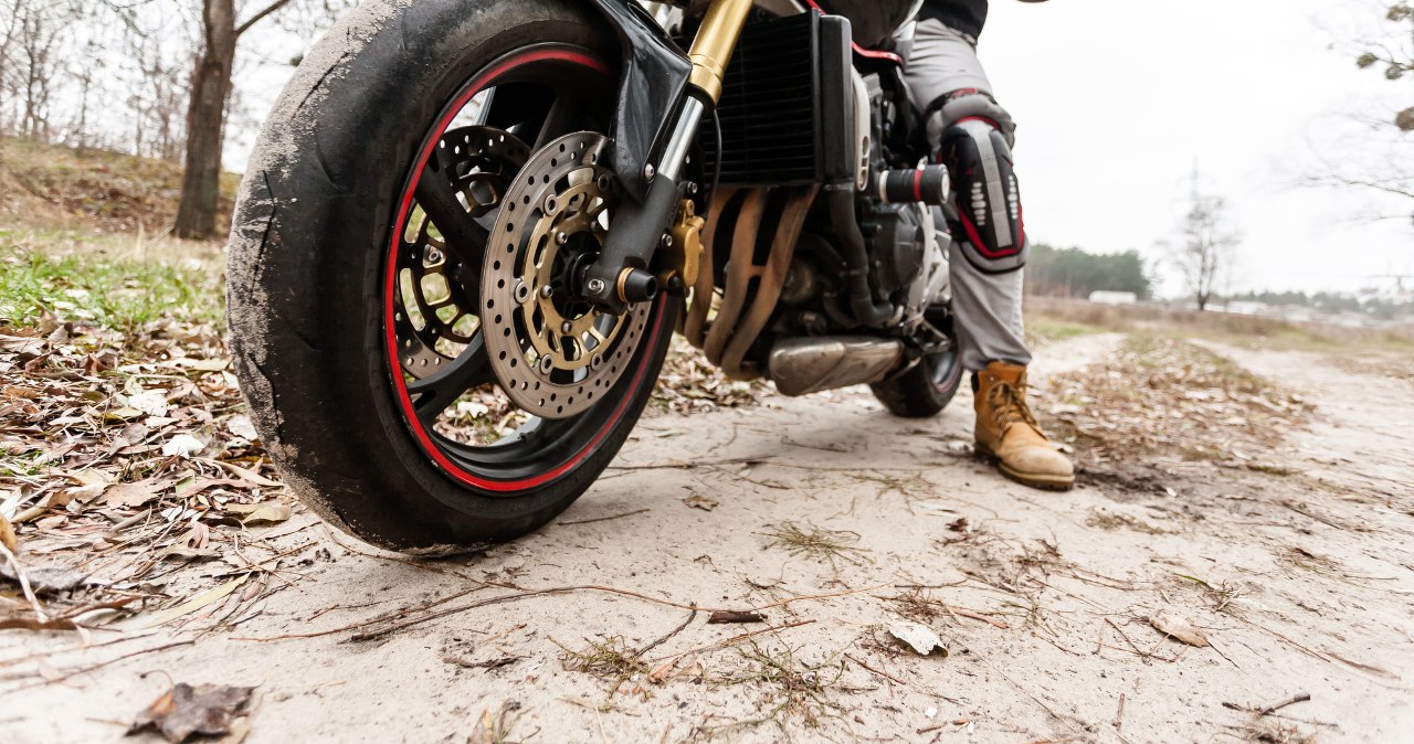 Początek sezonu motocyklowego zbiera żniwo. 5 kluczowych zasad