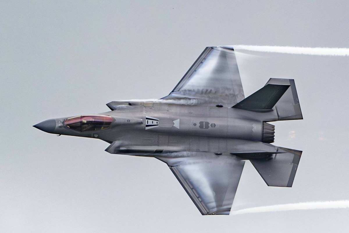 Pierwszy taki incydent. Amerykański F-35 trafiony nad Iranem