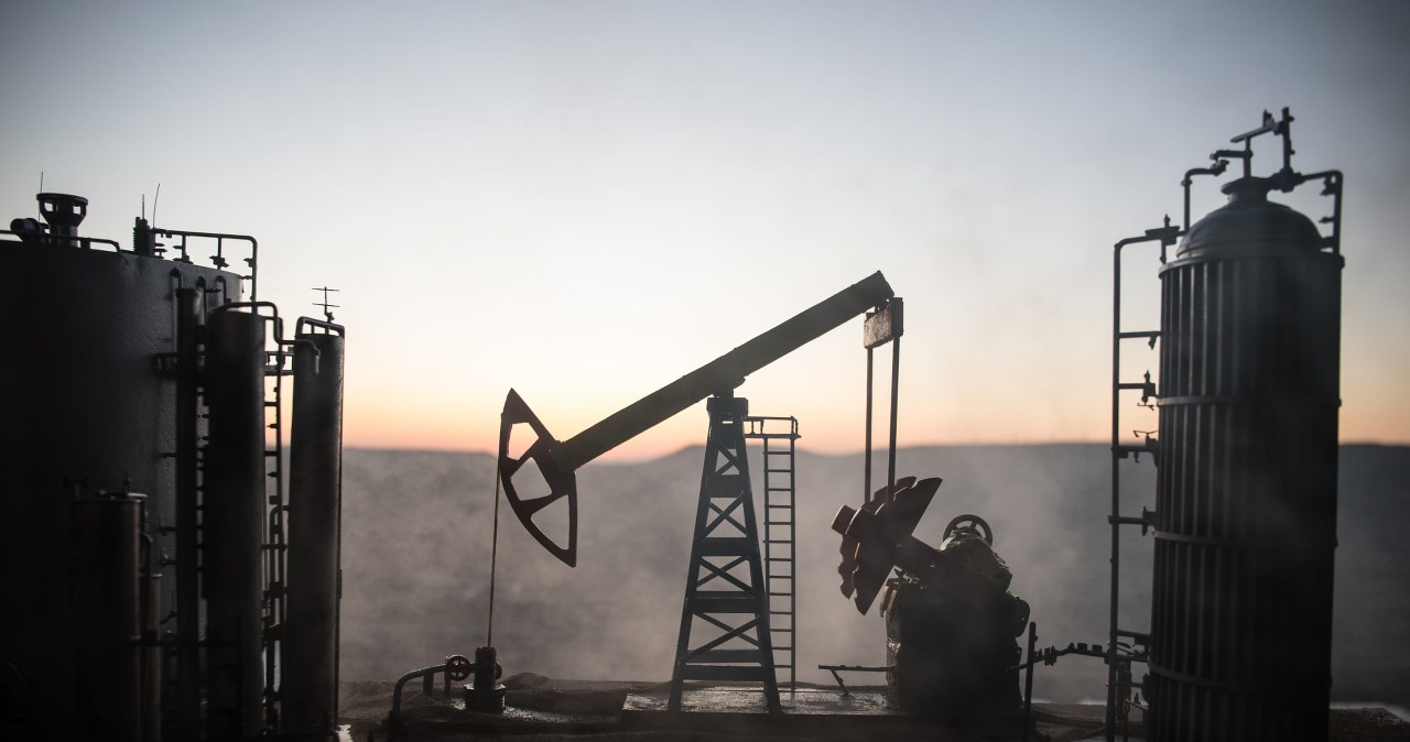 Ropa przez cały czas pozostaje droga. Rząd rozważa uwolnienie rezerw strategicznych