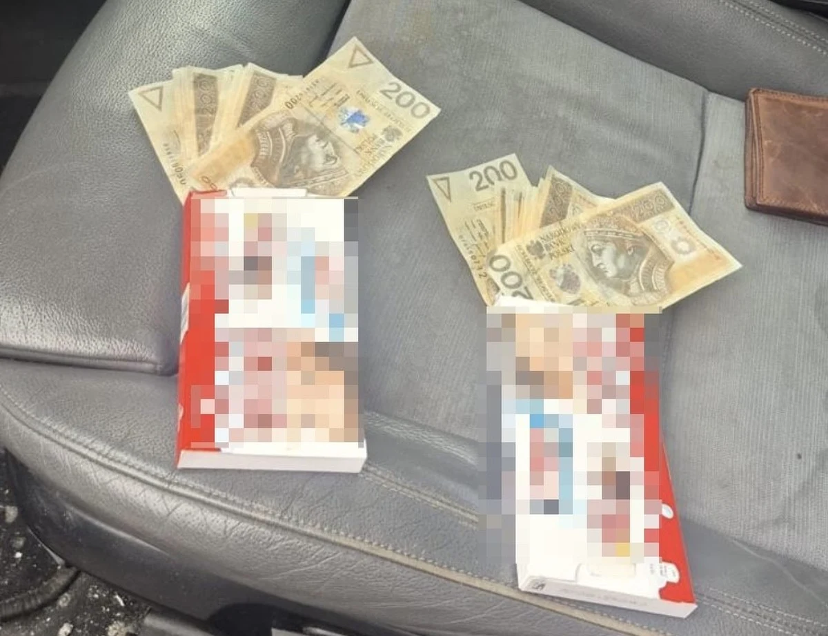 Dwaj mężczyźni zostali zatrzymani przez policjantów z Bytowa (Pomorskie) po tym, jak próbowali wprowadzić do obrotu podrobione banknoty o nominale 200 złotych w lokalnych sklepach. Sąd zdecydował o ich tymczasowym aresztowaniu na trzy miesiące. Grozi im nawet do 10 lat więzienia