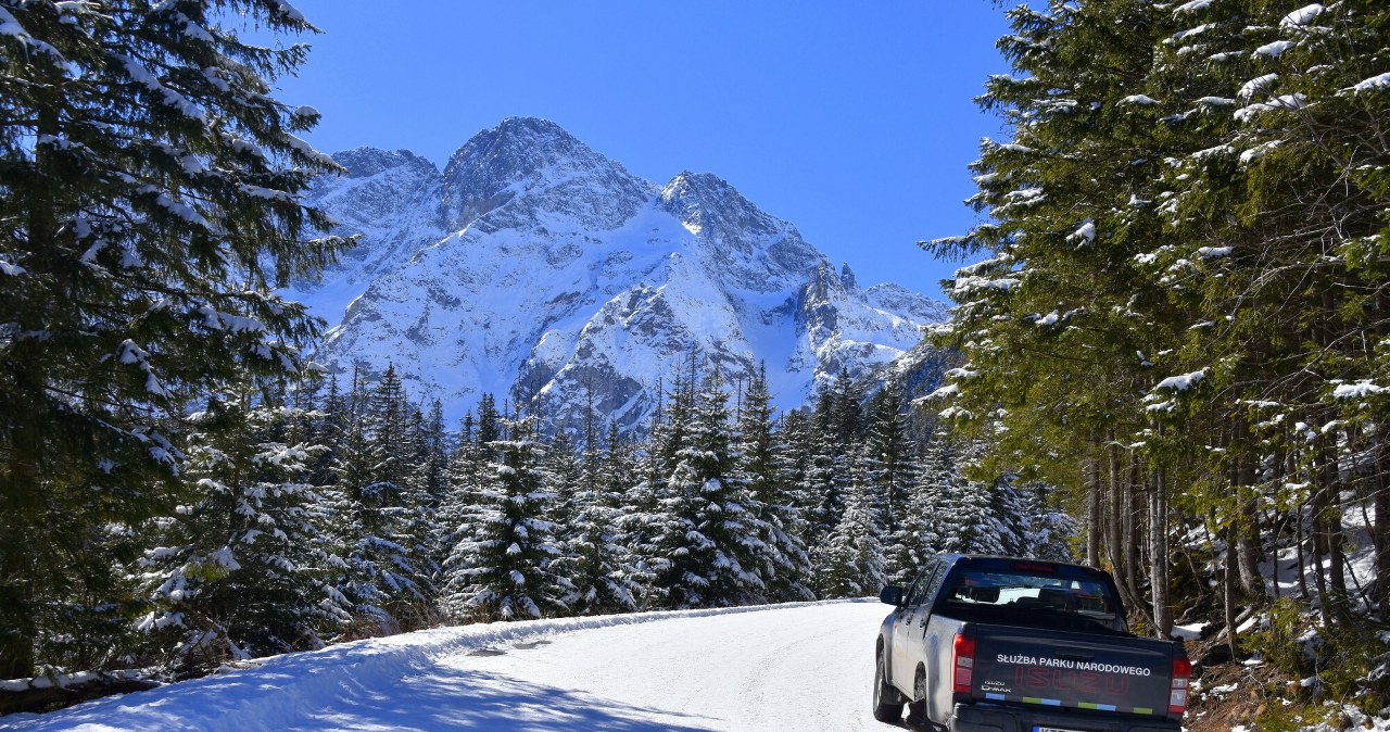 Tatrzański Park Narodowy otwiera szlaki. przez cały czas obowiązuje wysokie zagrożenie lawinowe
