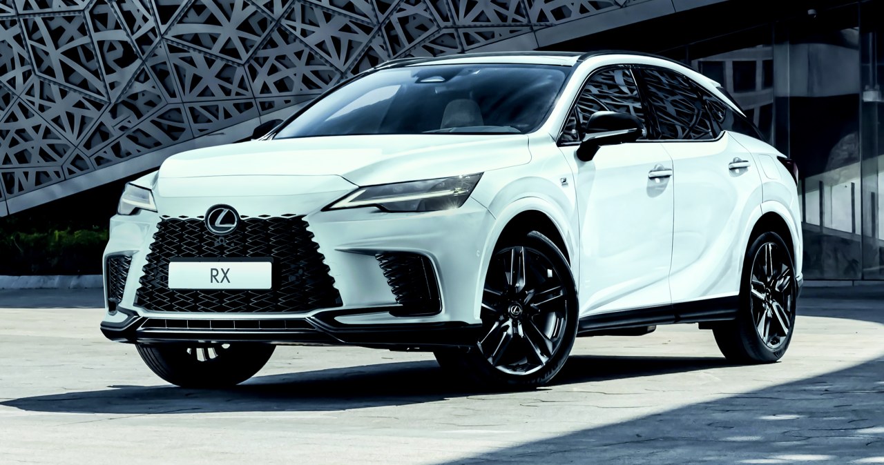 Lexus RX 500h testuje granice. 371 KM, napęd 4x4 i 6 sekund "do setki"