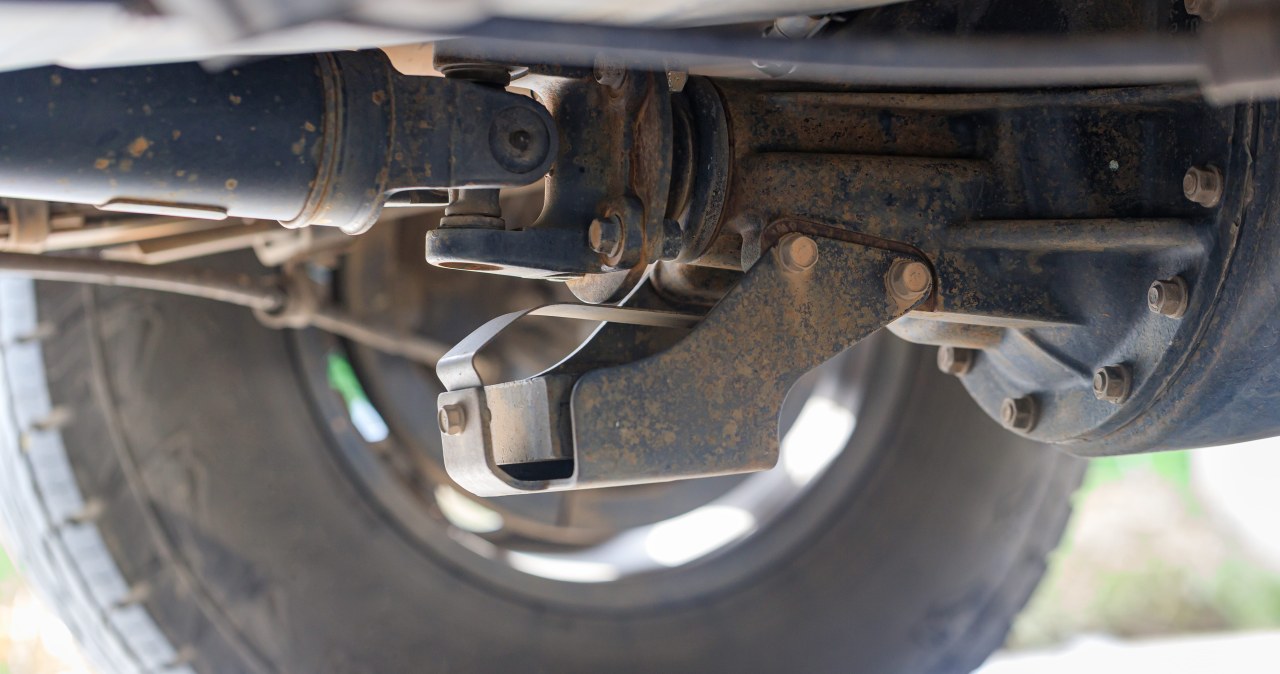 Kierowcy kupują auta i choćby tam nie zaglądają. Potem mają kłopoty