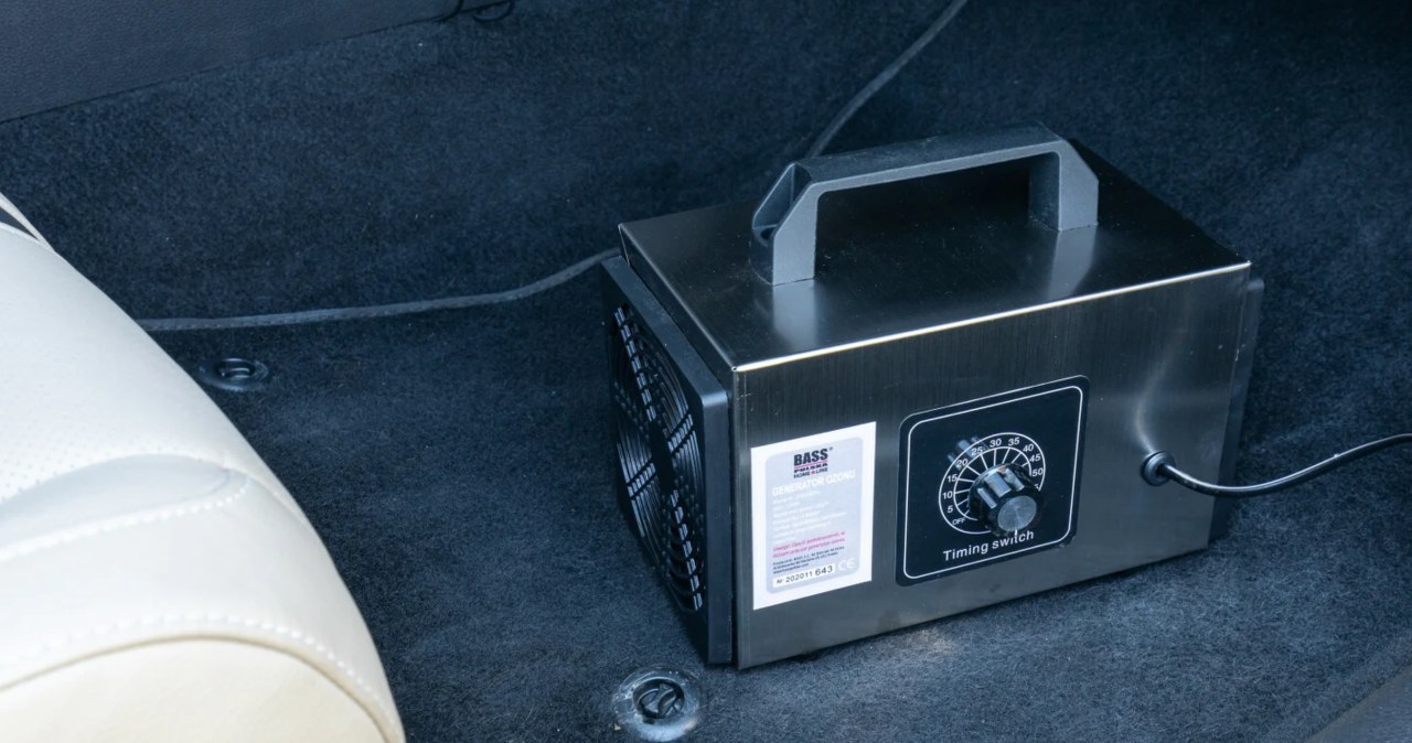 Zrobisz to w godzinę, a efekt czuć od razu. Ile kosztuje ozonowanie auta?