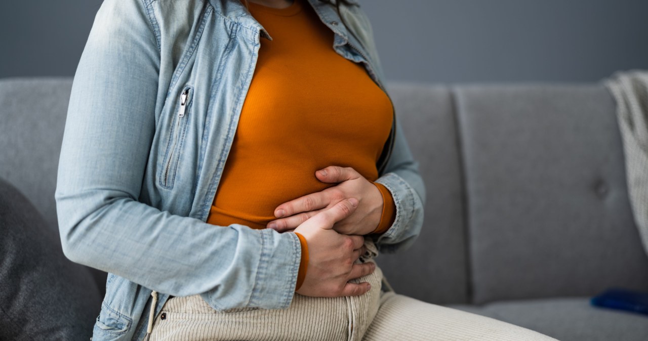 Pięć najczęstszych sygnałów chorej wątroby. Łatwo je zbagatelizować