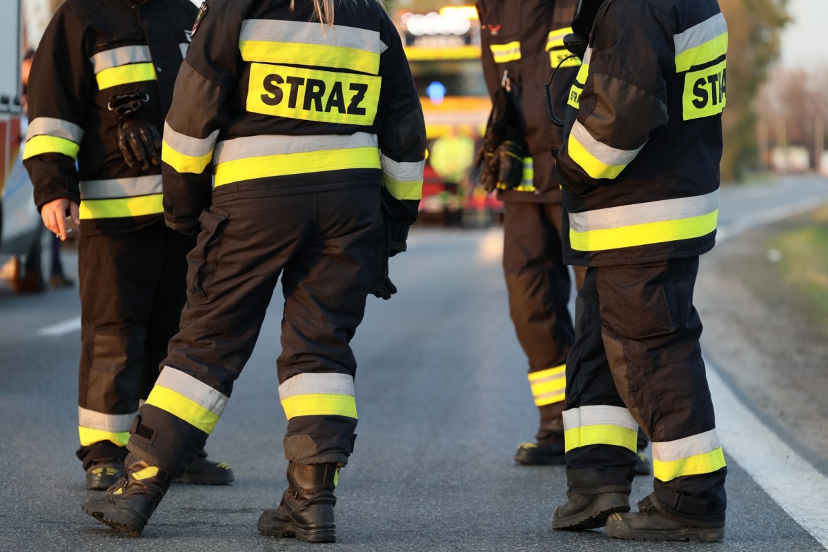 Ewakuacja liceum pod Warszawą. W szatni znaleziono replikę granatu