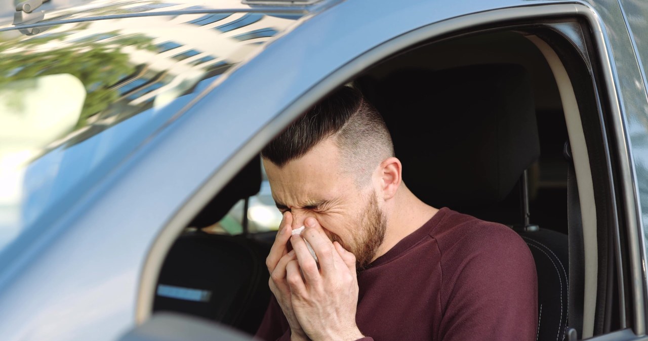 Doktor ostrzega kierowców. Wiosną wysyp tych, którzy jeżdżą "na ślepo"